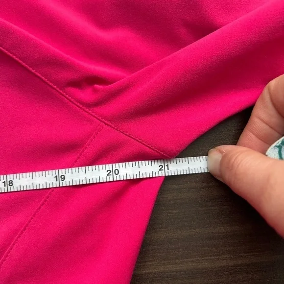 UNDER armour polyester drawstring light pull over - Picture 9 of 13